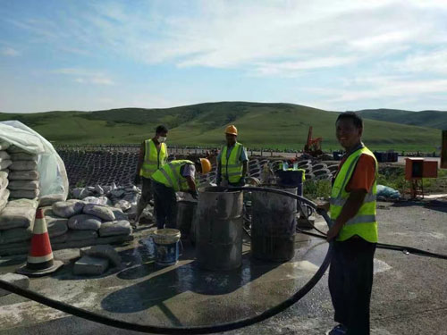 建平公路地聚物下沉注浆